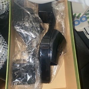 Gucci slippers brand new